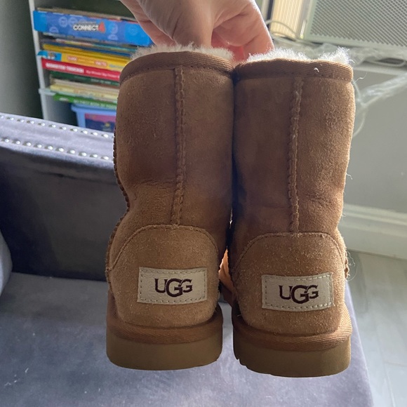 Brand new Kids Uggs. Never worn - Picture 5 of 5